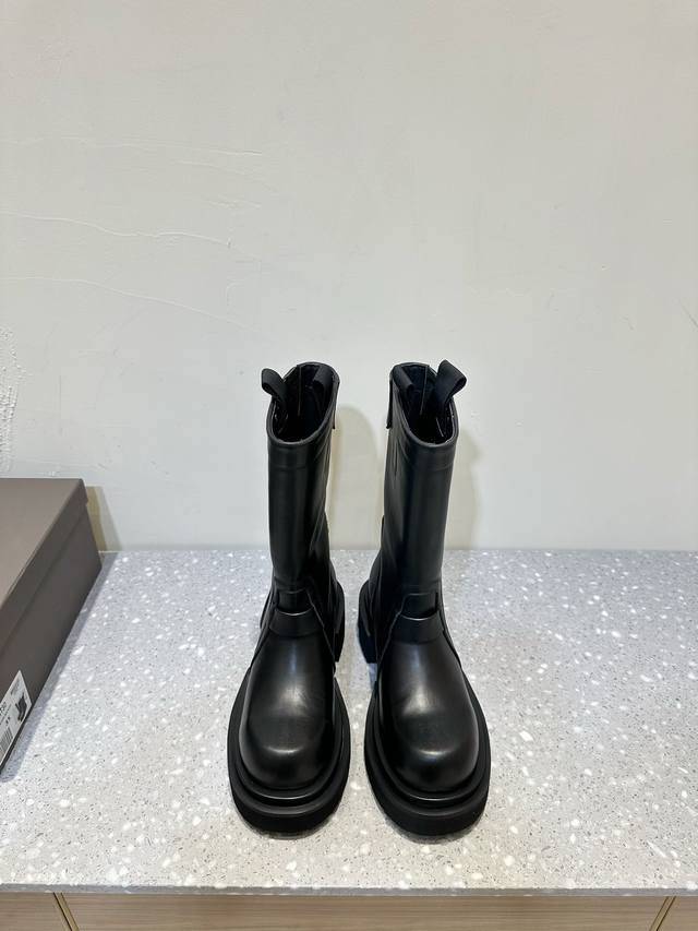 Rickowens X Dr.Martens联名款 24新款 绑带厚底 增高 马丁靴 短靴 长靴 系列 全黑look是真的又帅又高级 这双 Rick Owens